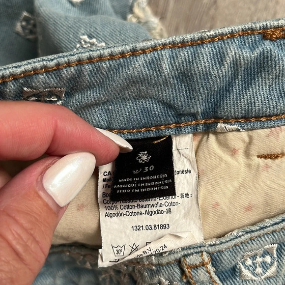 Maison Scotch denim embroidered shorts size 30 - Picture 5 of 5